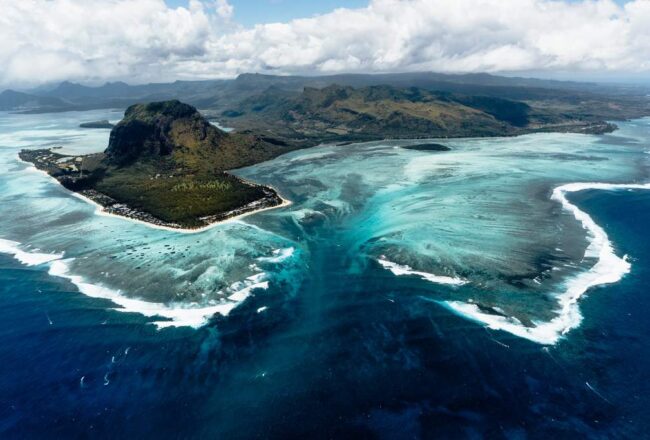 underwater waterfalls in Mauritius